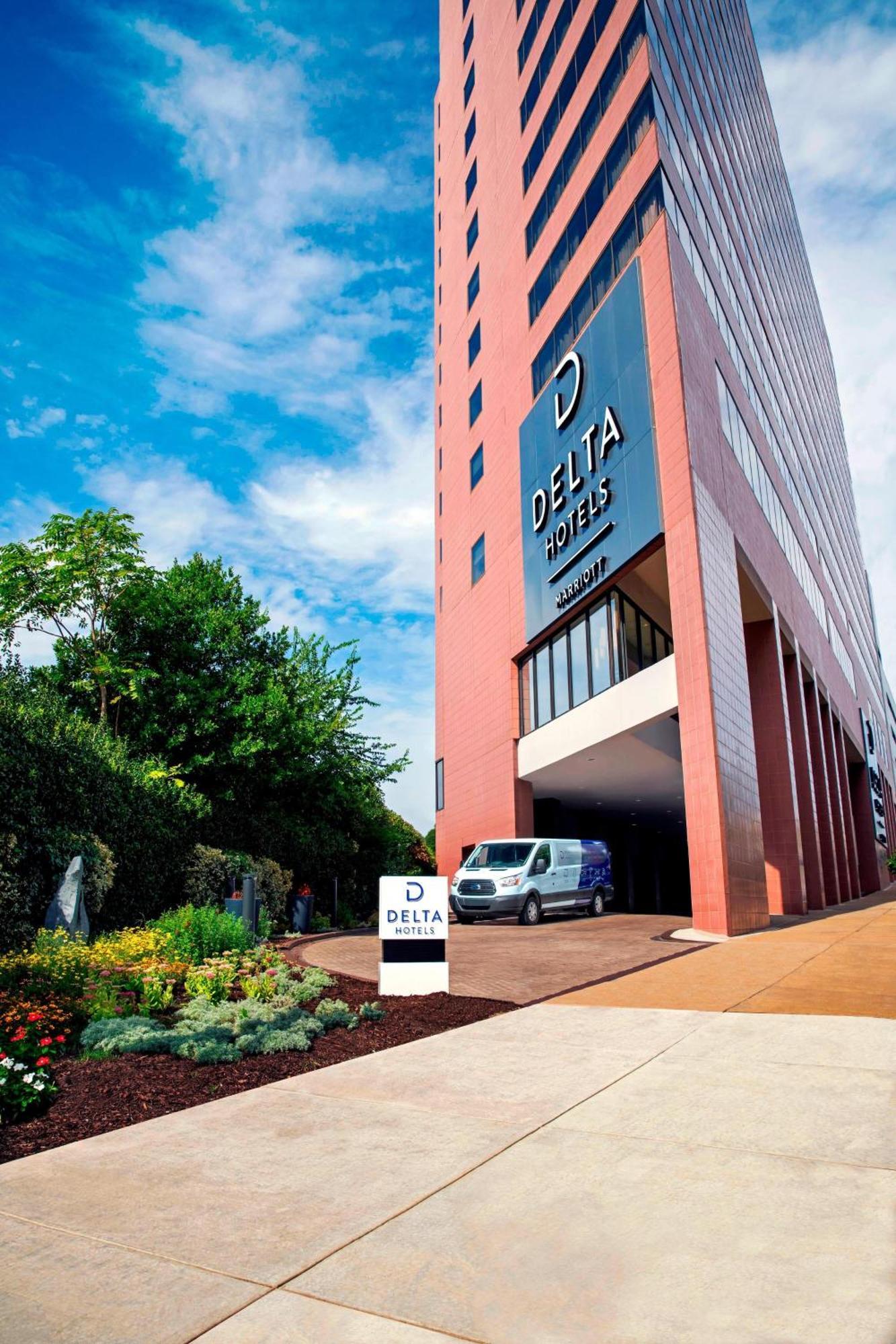 Delta Hotels by Marriott Richmond Downtown Buitenkant foto