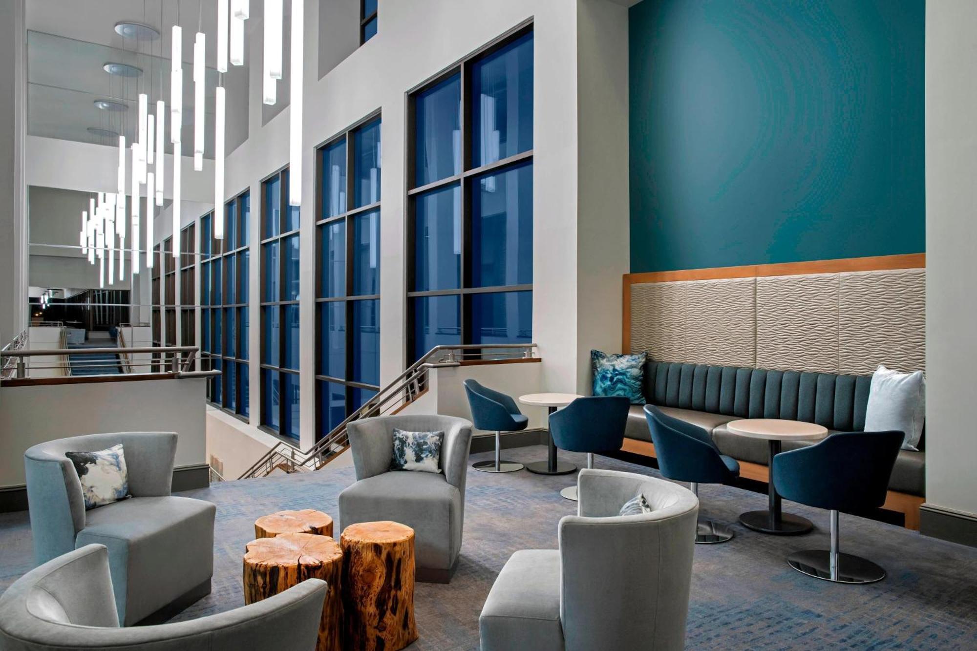 Delta Hotels by Marriott Richmond Downtown Buitenkant foto