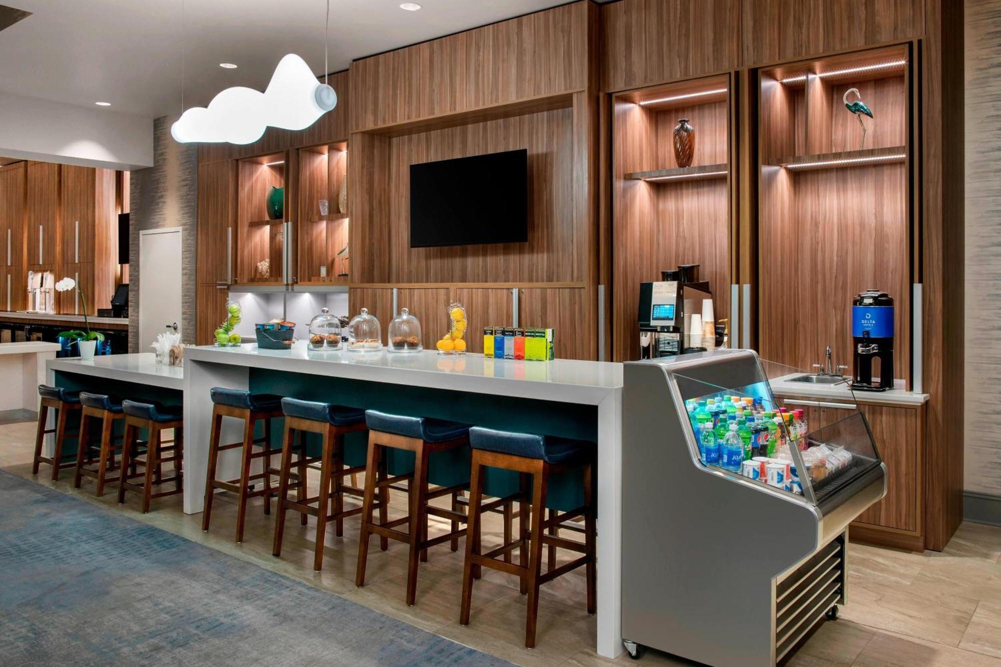 Delta Hotels by Marriott Richmond Downtown Buitenkant foto