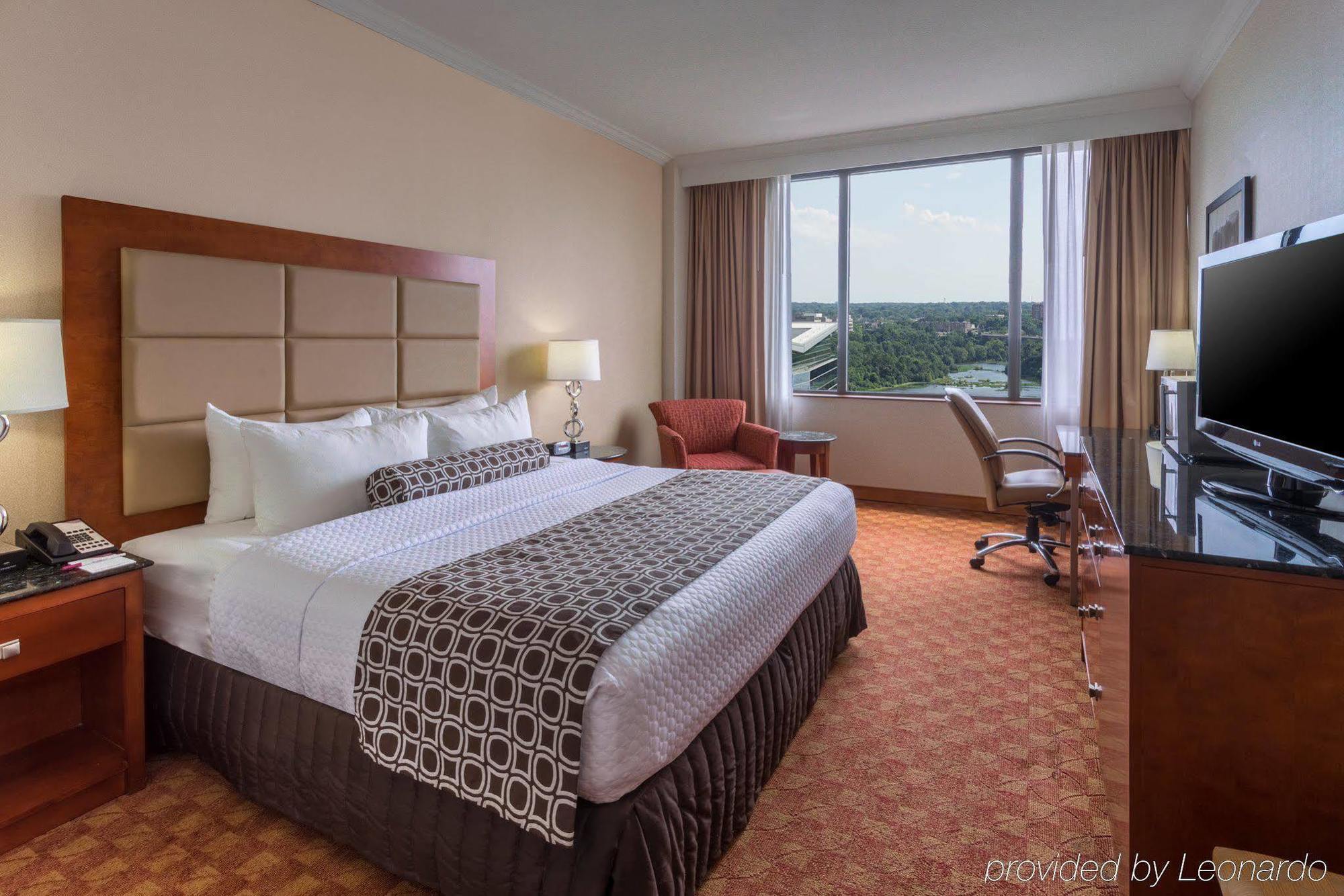 Delta Hotels by Marriott Richmond Downtown Buitenkant foto
