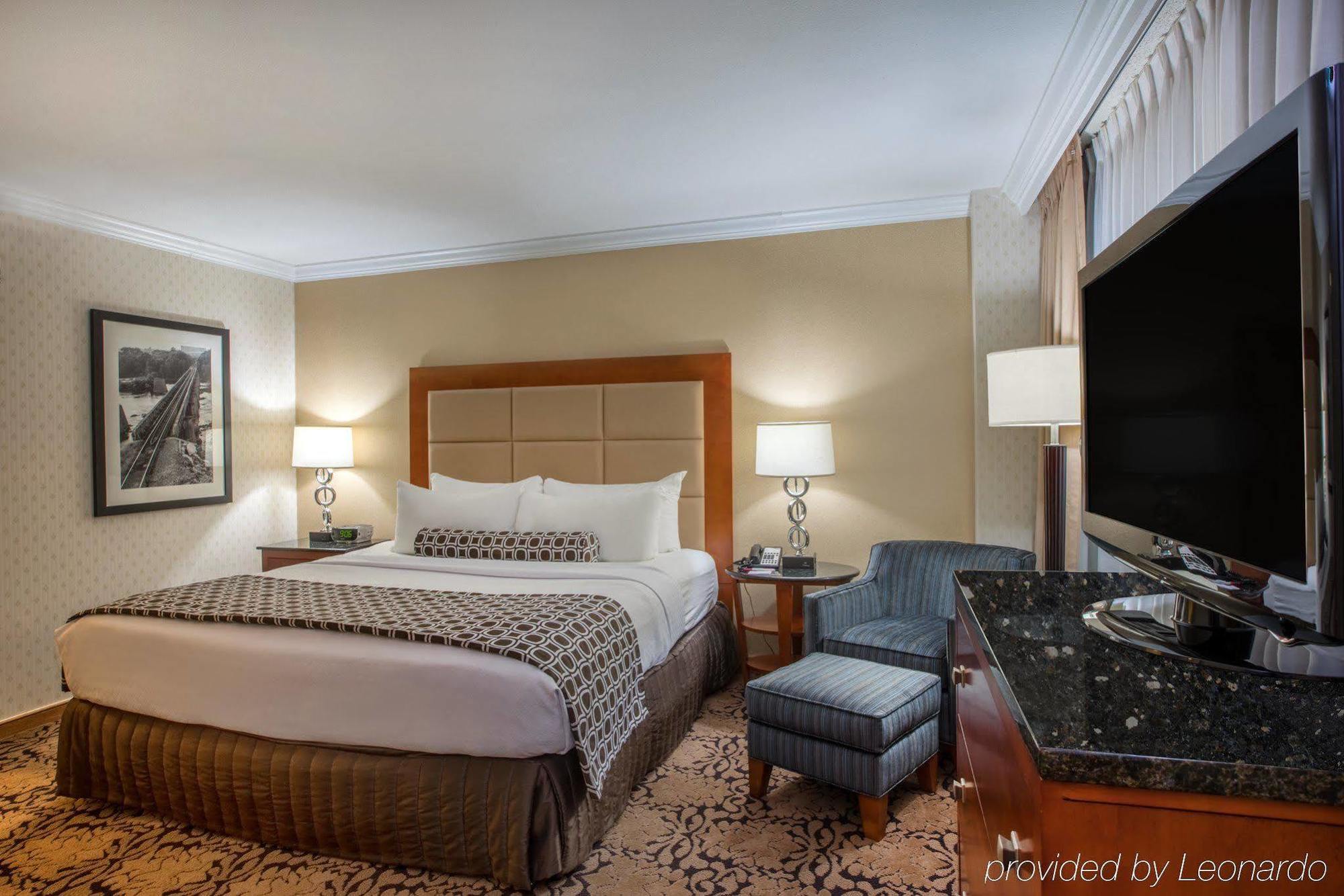Delta Hotels by Marriott Richmond Downtown Buitenkant foto