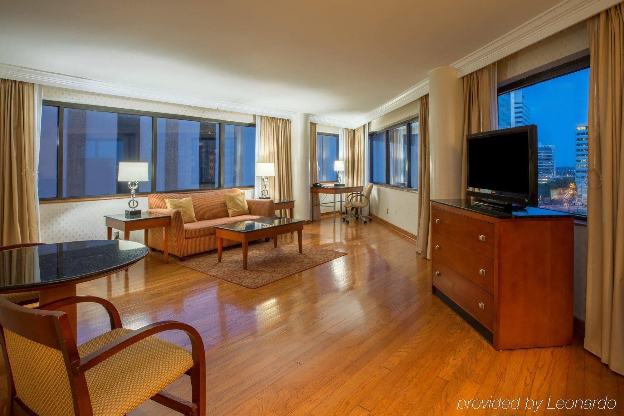 Delta Hotels by Marriott Richmond Downtown Buitenkant foto